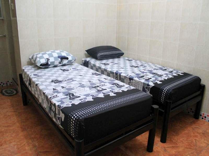 Tri Star Homestay Мадіун Екстер'єр фото
